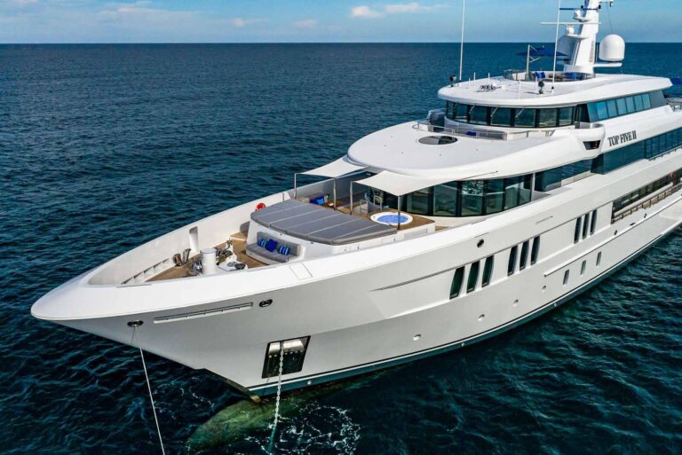 Yacht TOP FIVE II