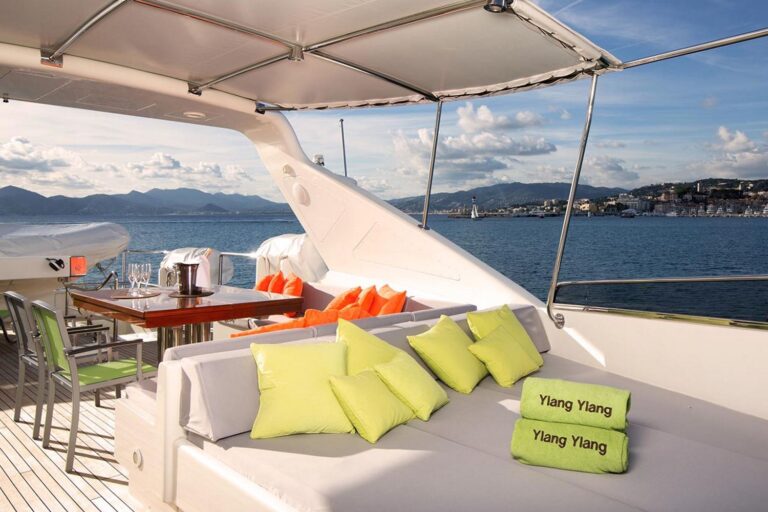 Yacht YLANG YLANG By Falcon Sundeck