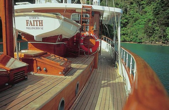 Yacht Faith