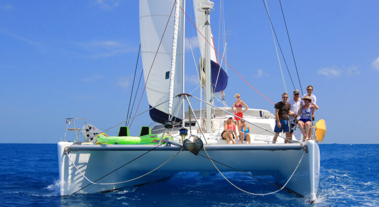 S/Y YES DEAR - Bow view on charter