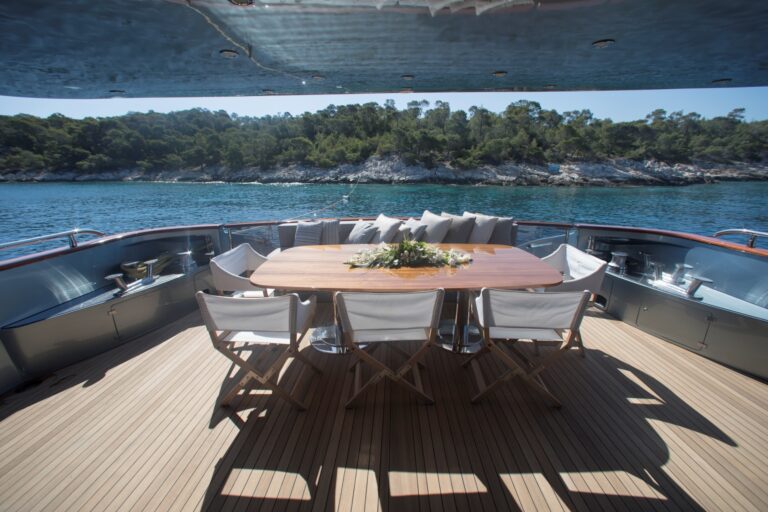 Aft deck dining