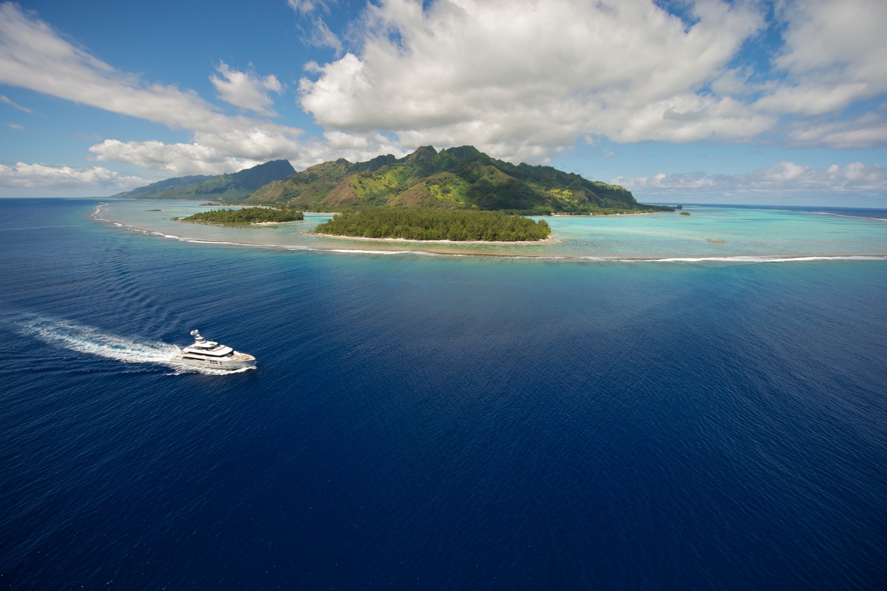 YAcht Big Fish in Moorea