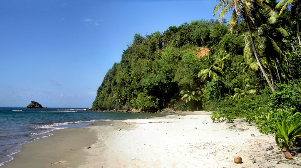 Hampstead Beach, one of the beaches where Pirates of the Caribbean II & III were filmed, Dominica, W.I - Credit Hans Hillewaert