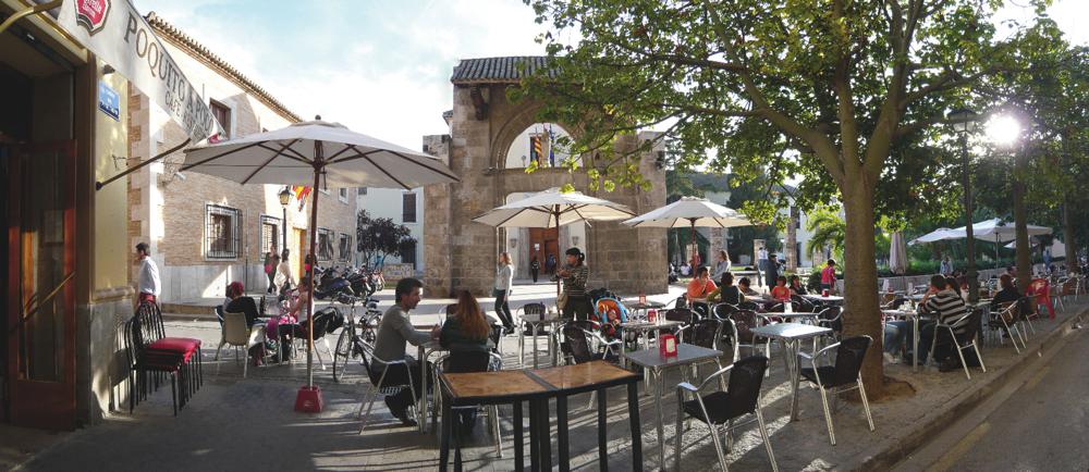 Terrazas - Photo credit Turismo Valencia