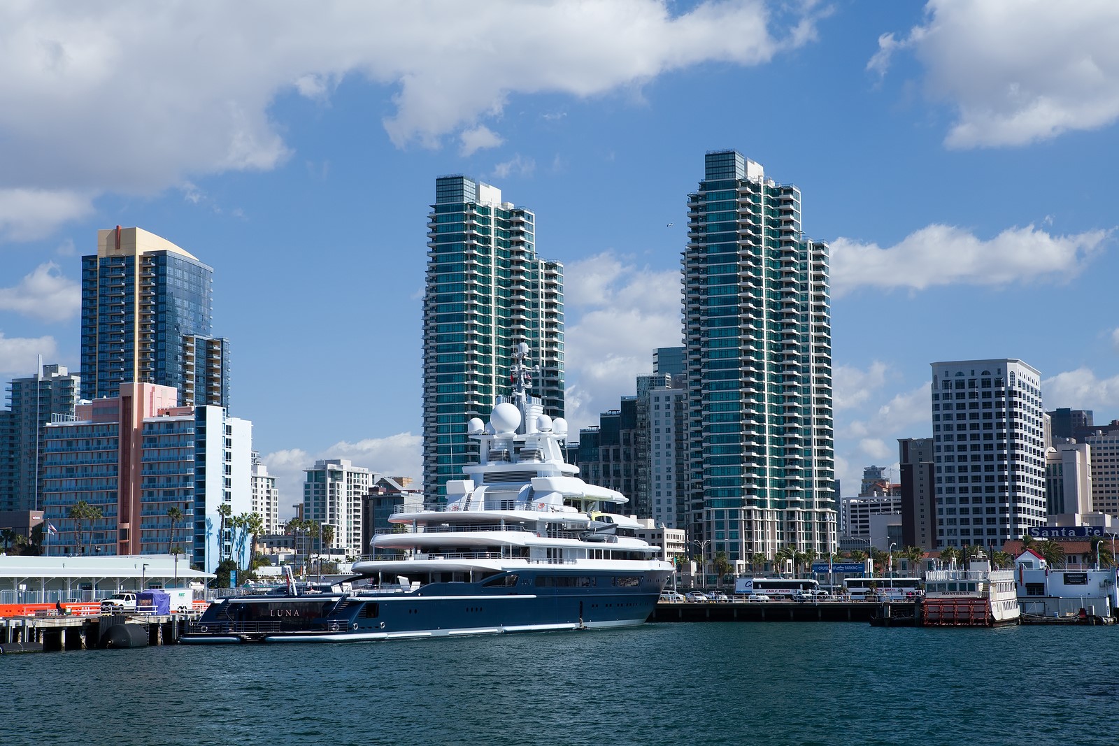 Yacht LUNA in SAN DIEGO CALIFORNIA