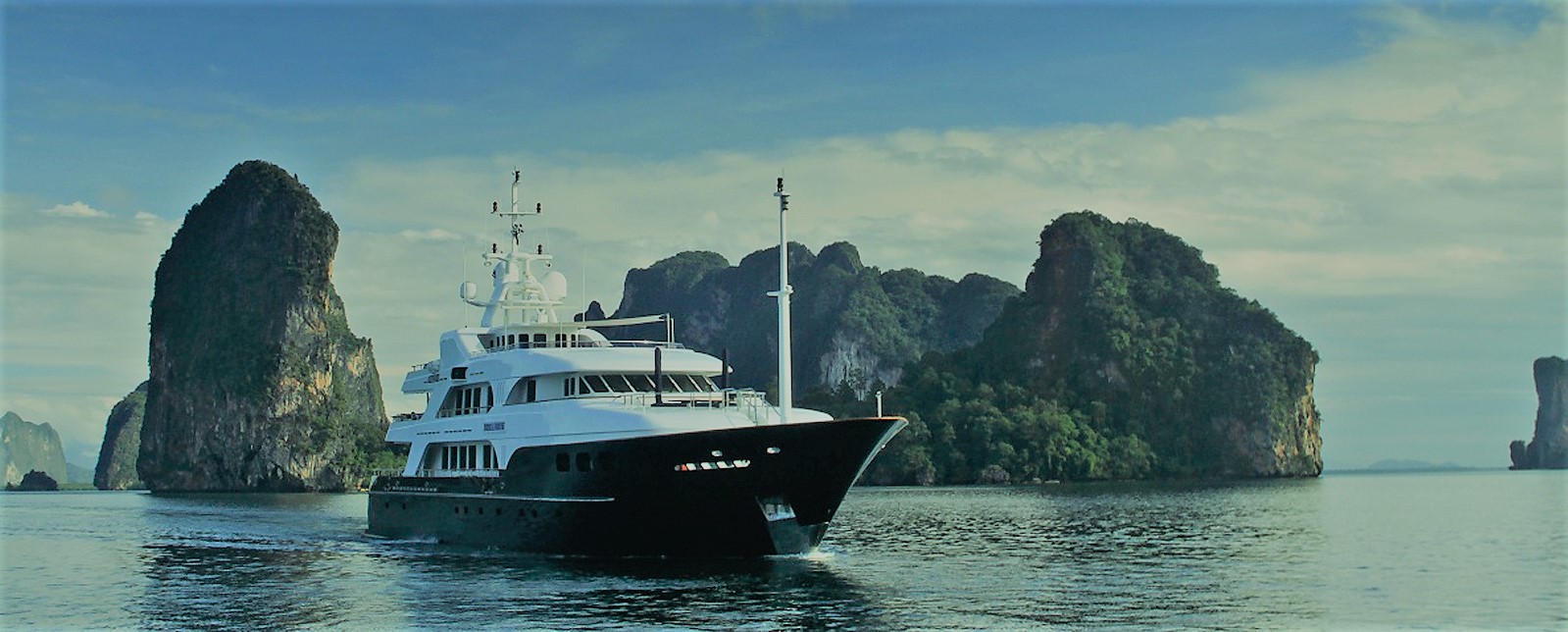 Yacht Noble House in South Asia