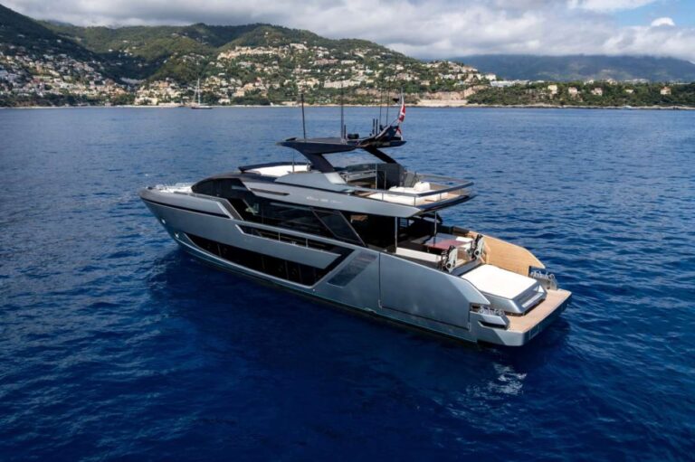 Luxury Superyacht L'AS BLEU