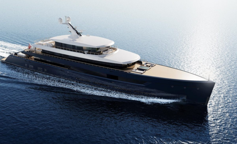 Luxury Superyacht LES CINQ