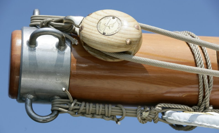 Rigging Chanels With Rope
