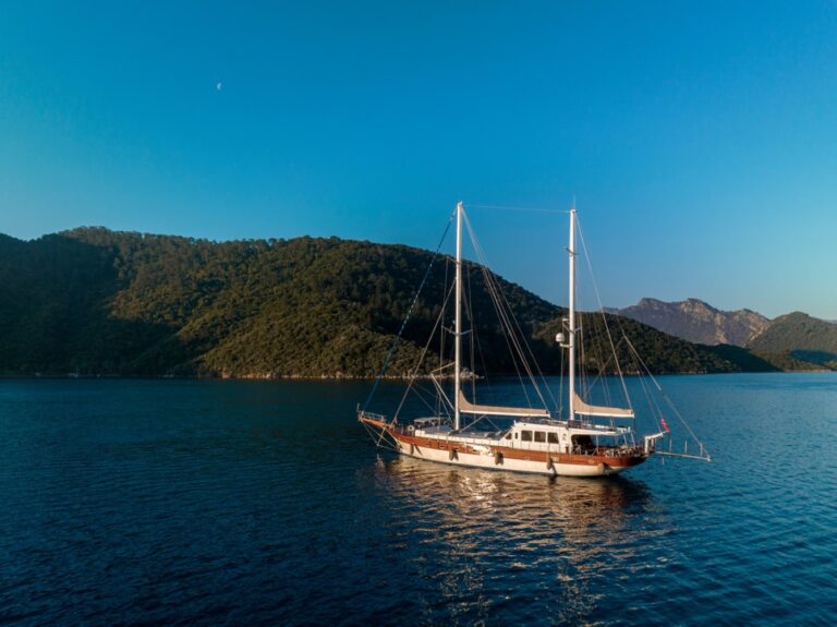 Superyacht KAFTAN