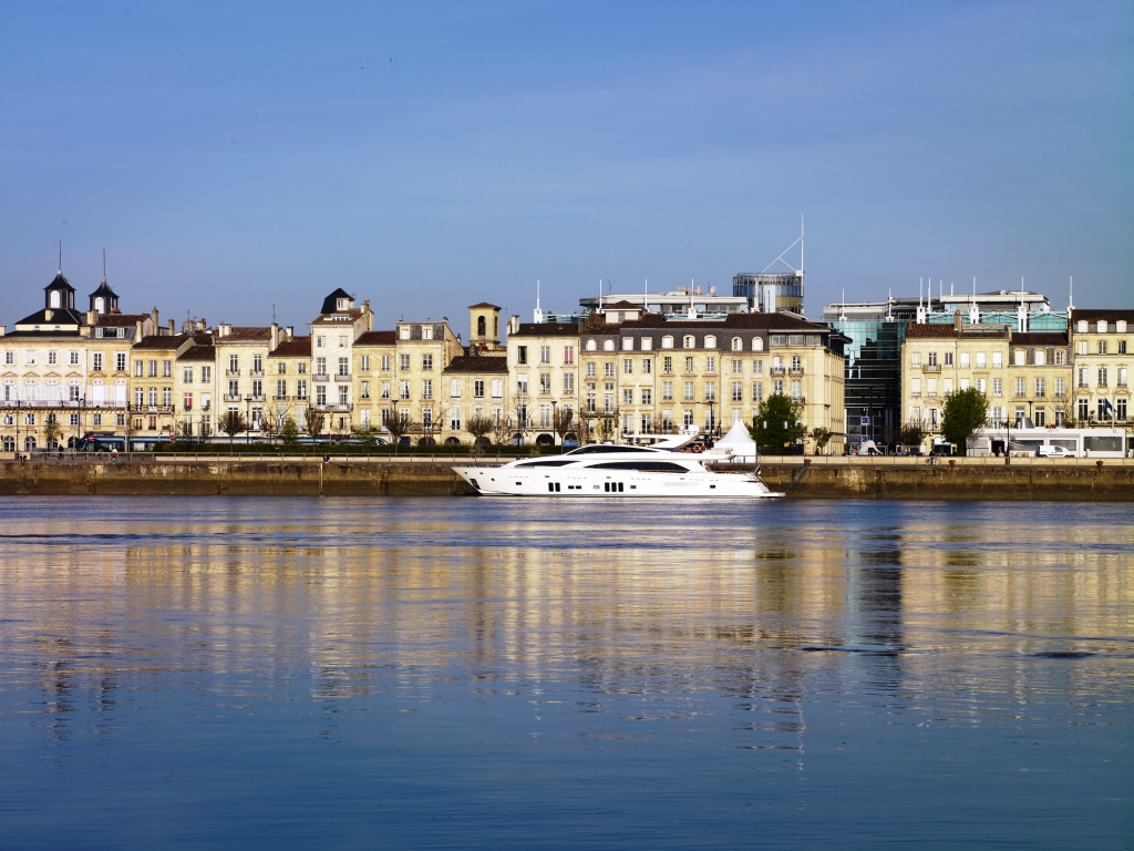 Motor-Yacht-Arion-delivered-by-Chantier-Naval-Couach.jpg