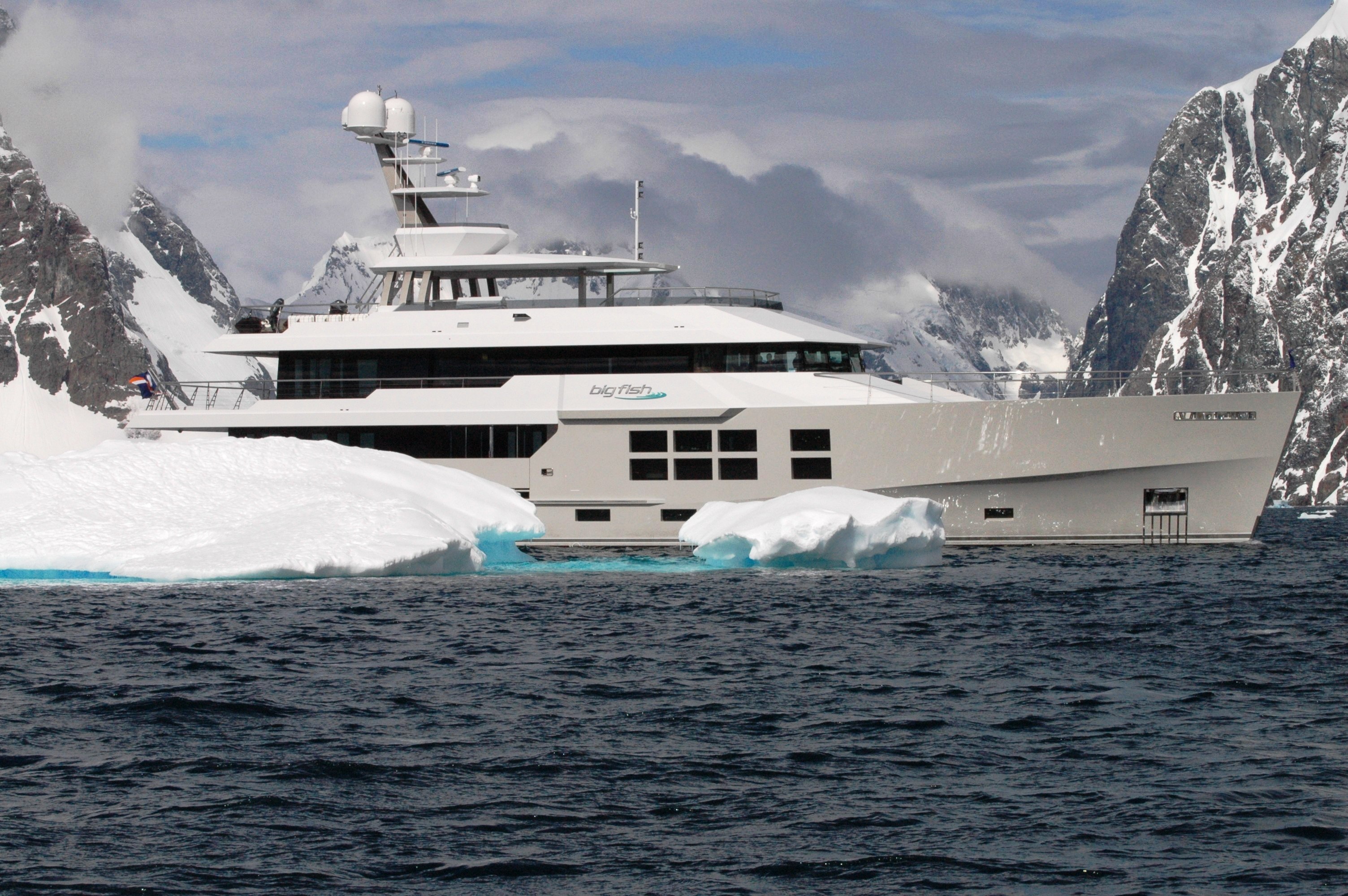 Expedition-Motor-Yacht-Big-Fish1.jpg