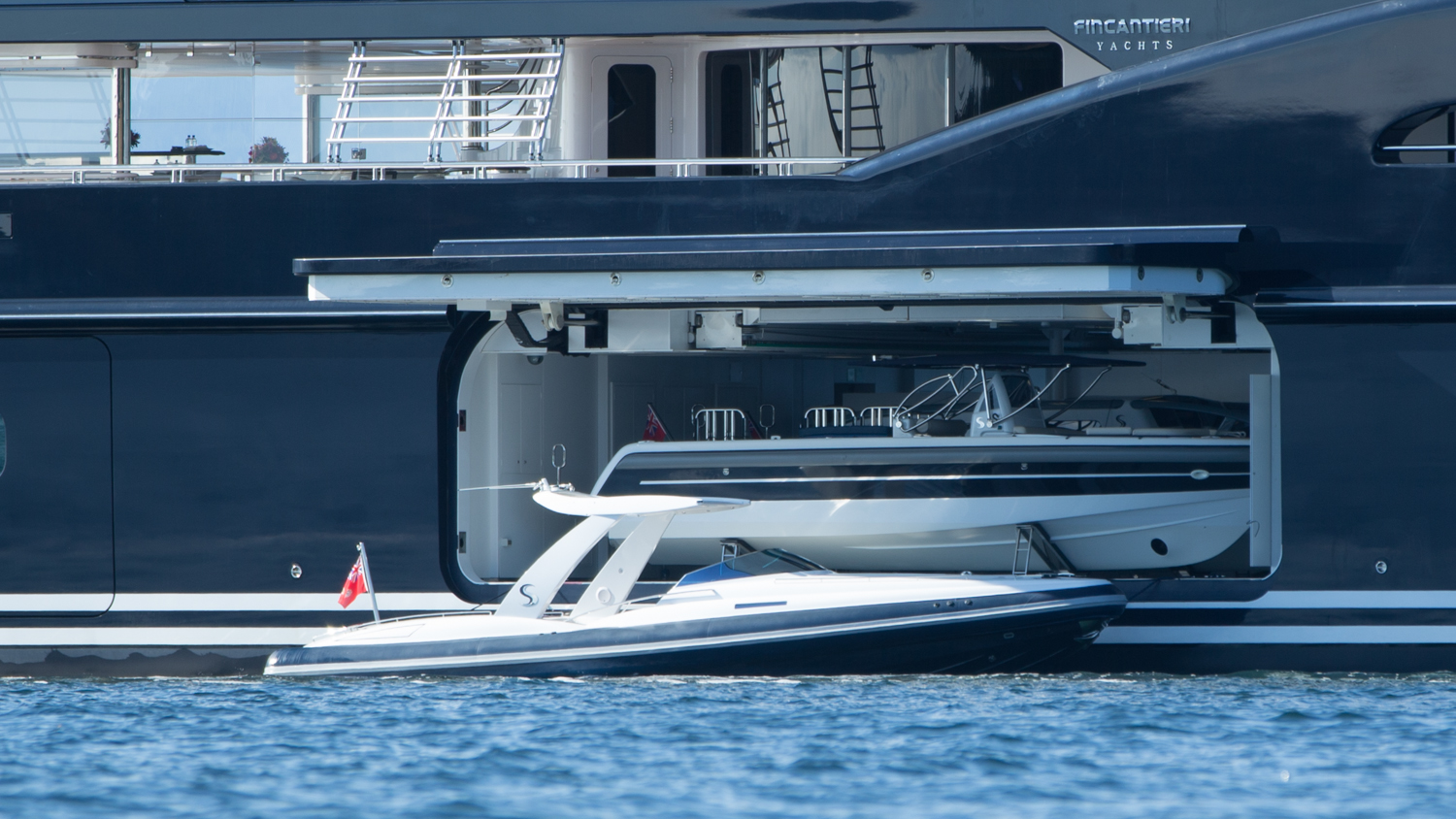 SERENE-yacht-Photo-by-Viktor-Davare-Vancouver-Island-Photography.jpg