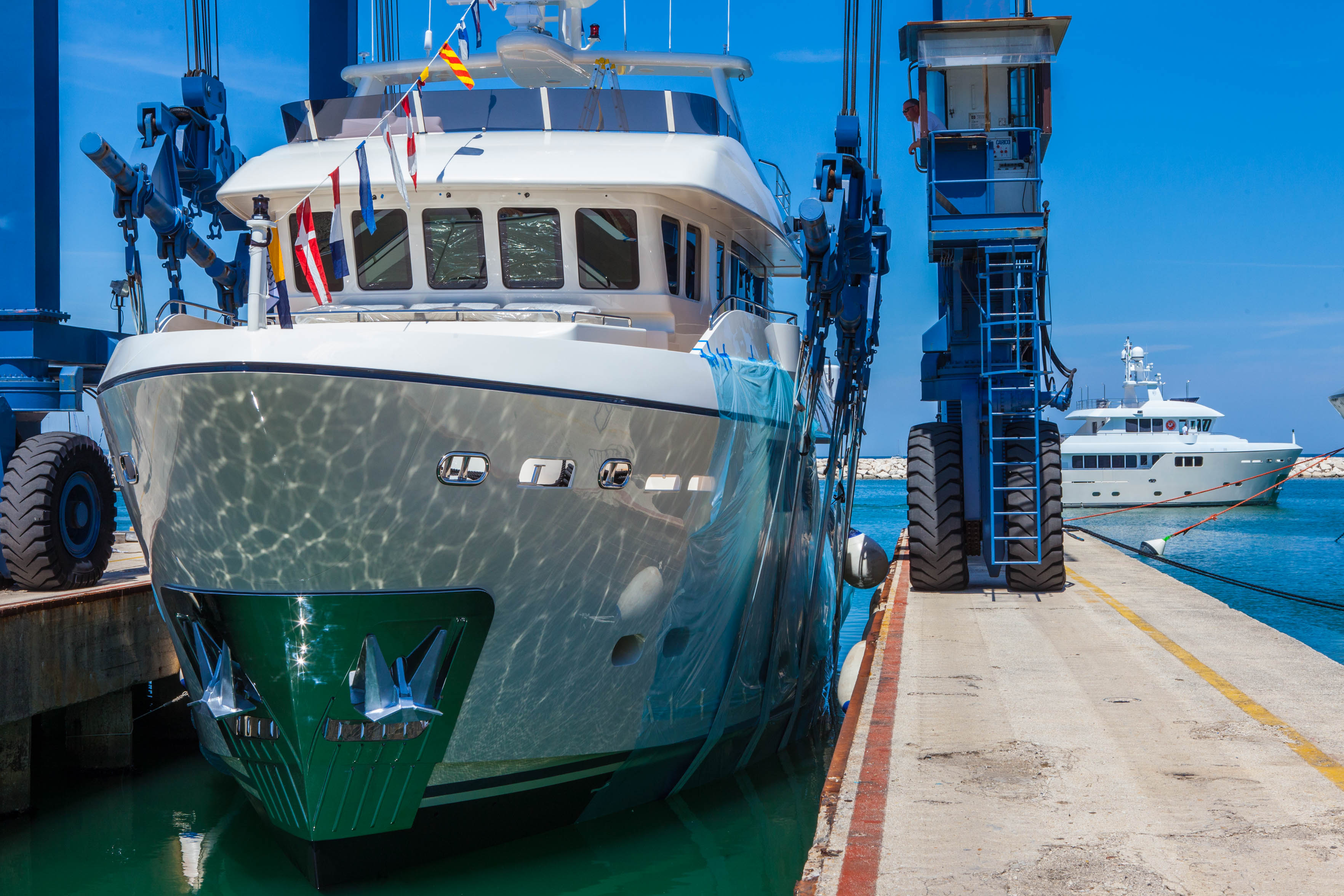 New-Darwin-Class-86-Superyacht-STELLA-DEL-NORD-at-launch.jpg