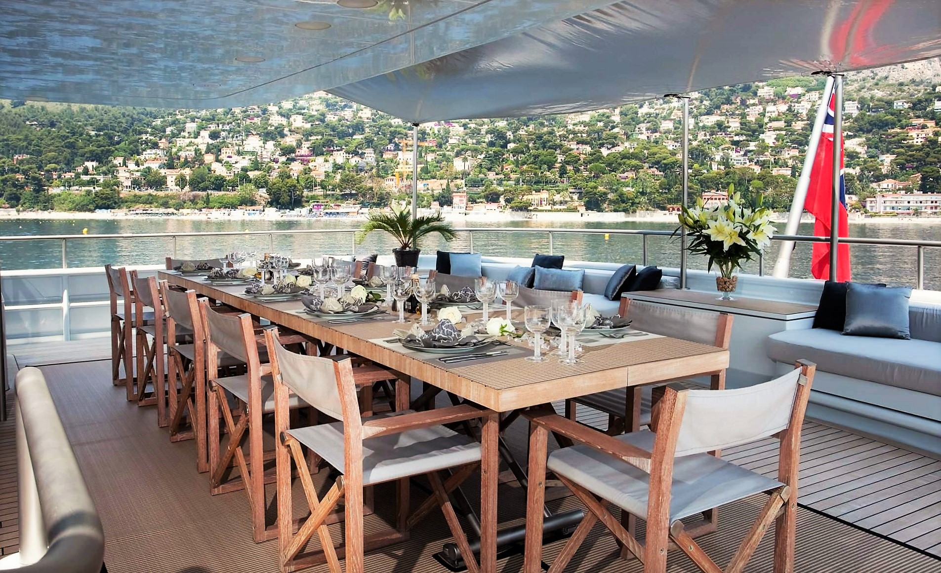 Mariu-Outside_dining_1920_large.jpg