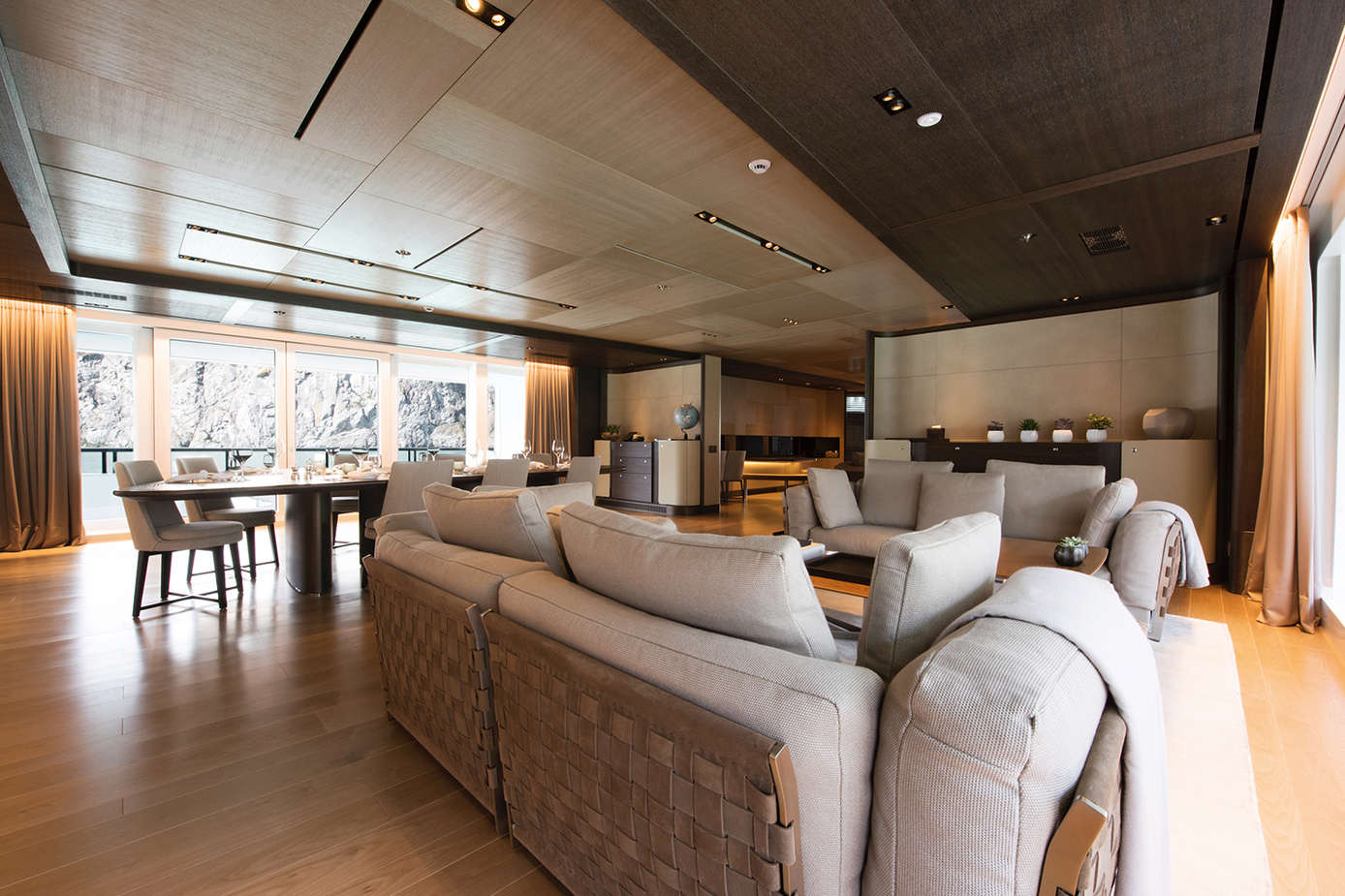 Yacht Cloudbreak