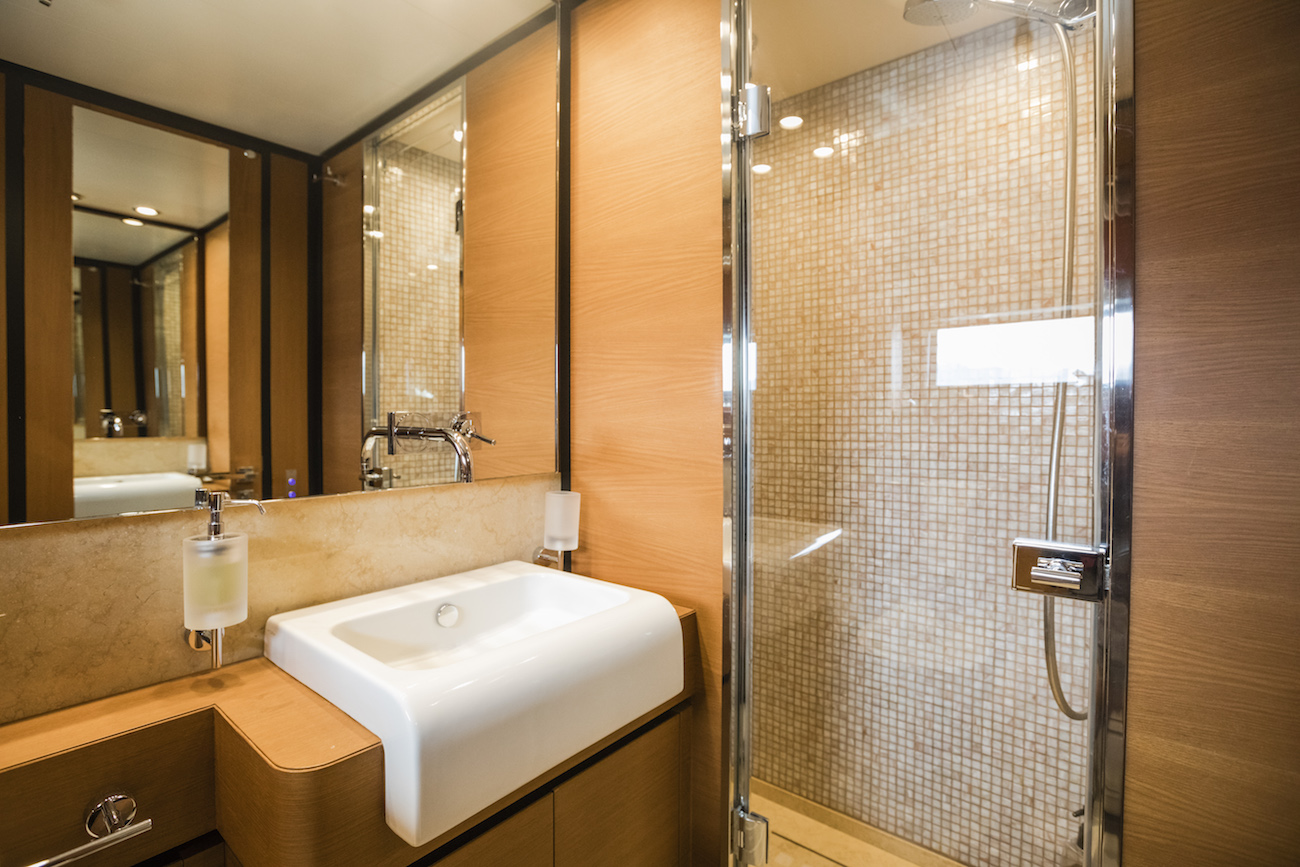  Ensuite.jpg