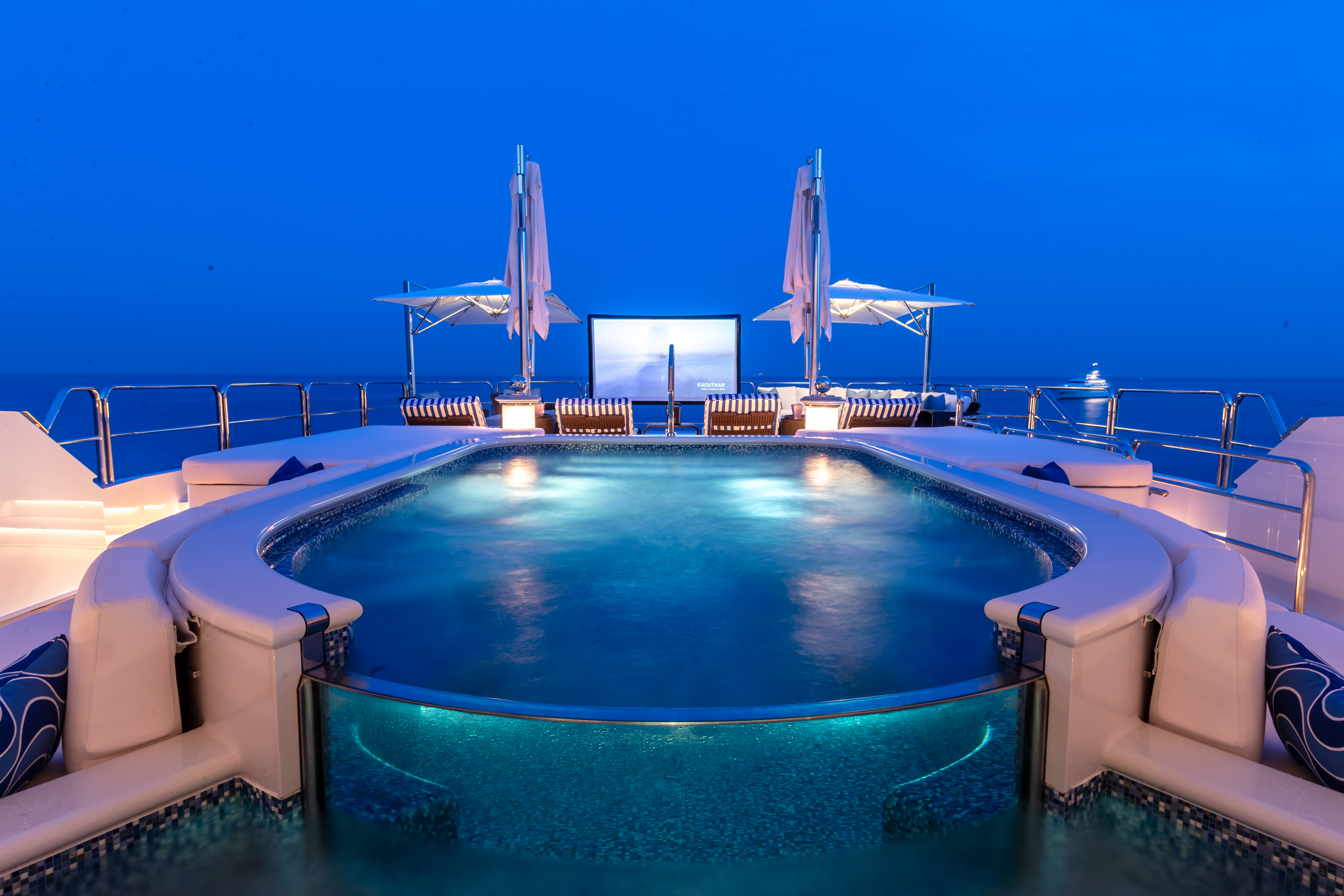  Outdoor Cinema and Infinity pool .jpg