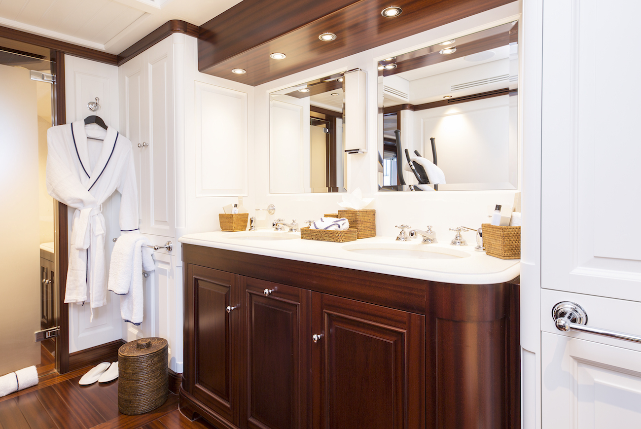  onwer bathroom.jpg