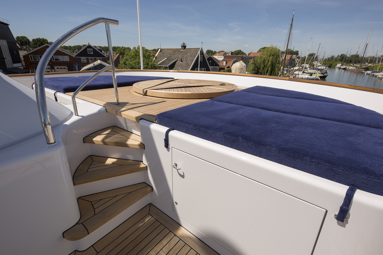  sundeck with sun pads.jpg