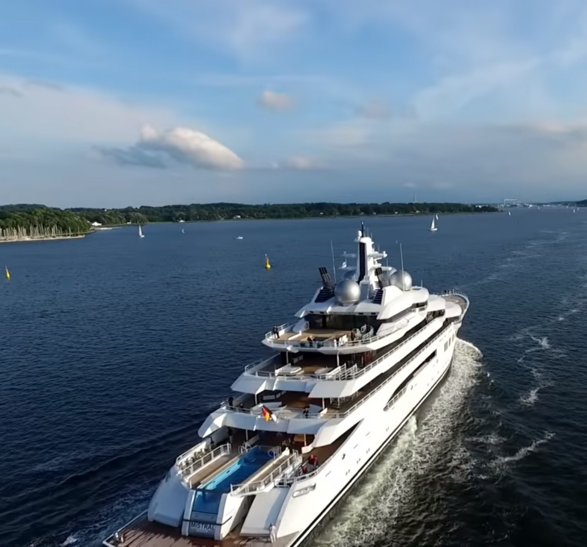 [106m-Yacht-AMADEA]-10211-8.jpg