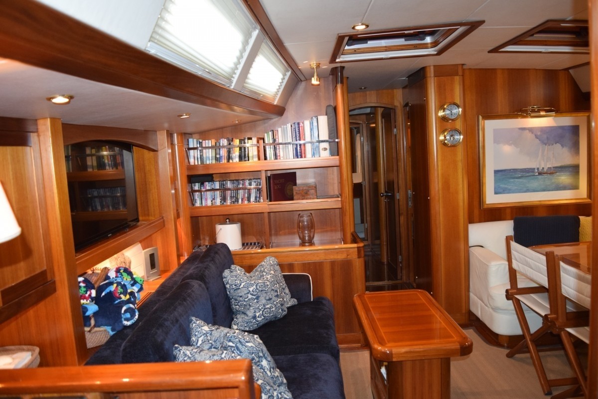 [21m-Yacht-LUNA-DANNS]-10502-14.jpg