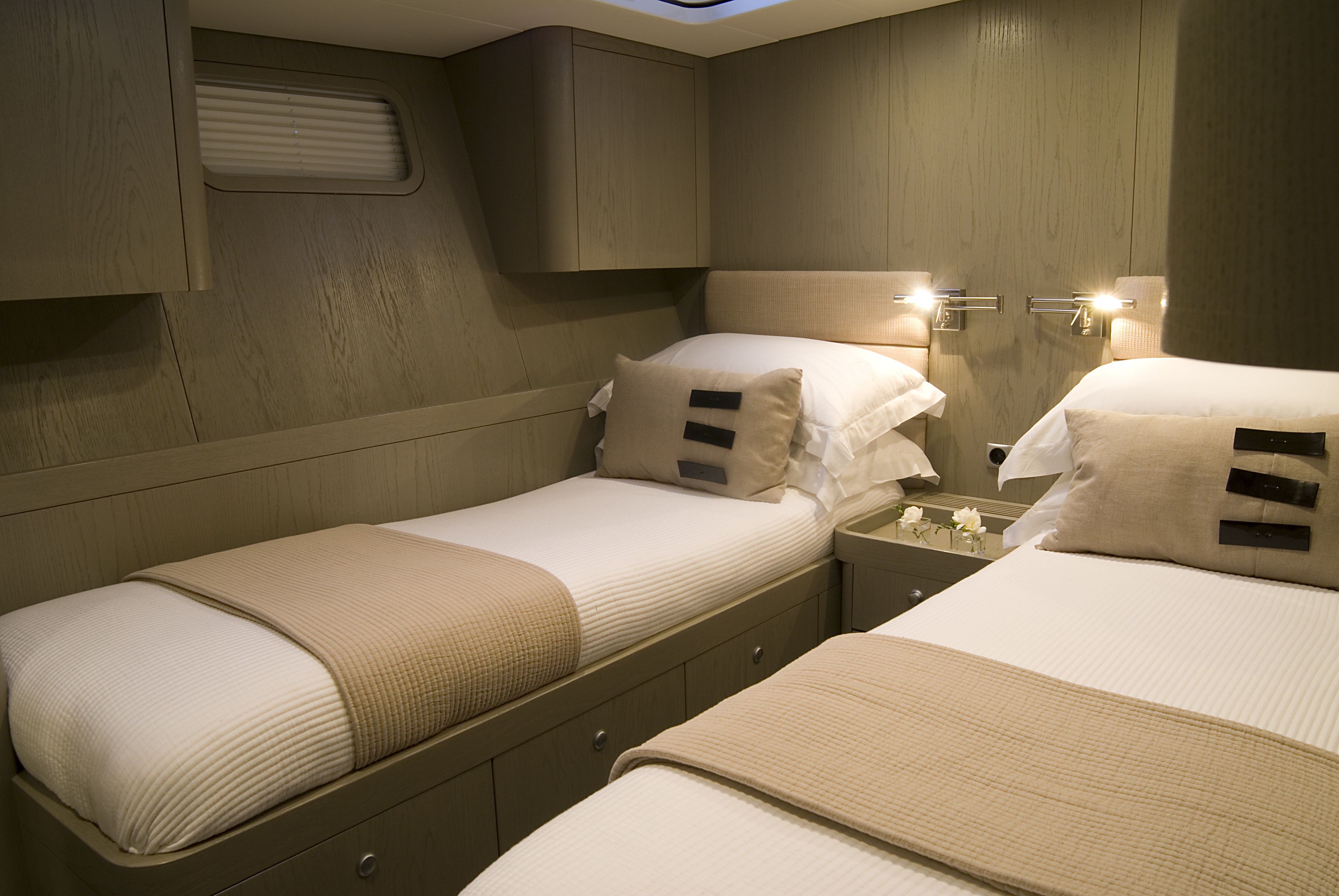 [24m-Yacht-CRACKERJACK]-1591-131.jpg