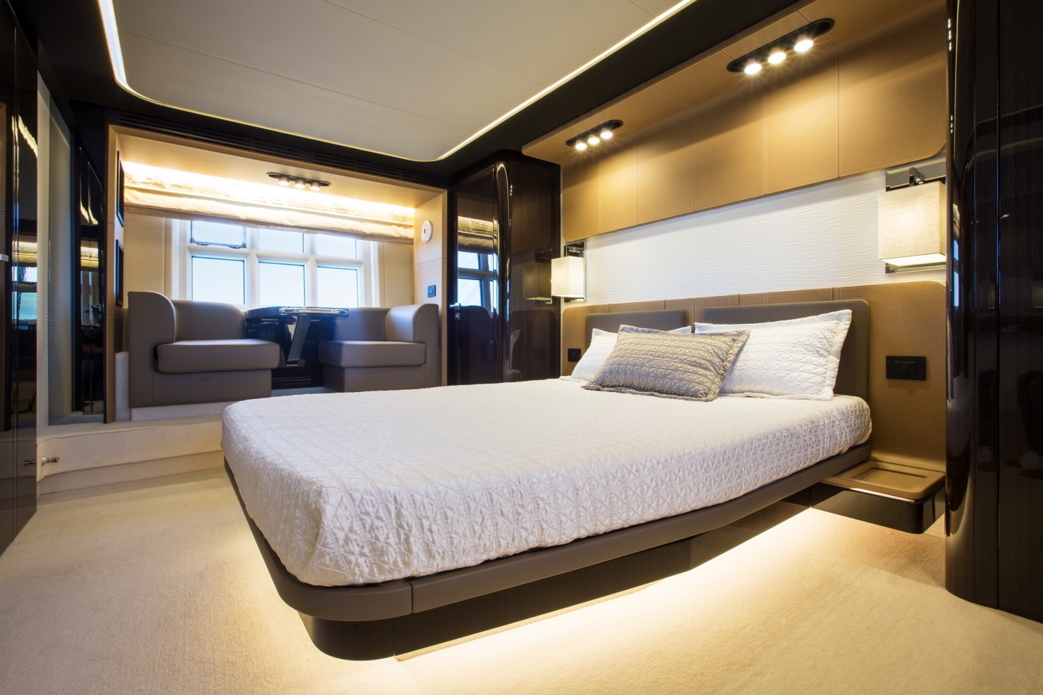 [24m-Yacht-TOFFEE-CRISP]-10256-157.jpg