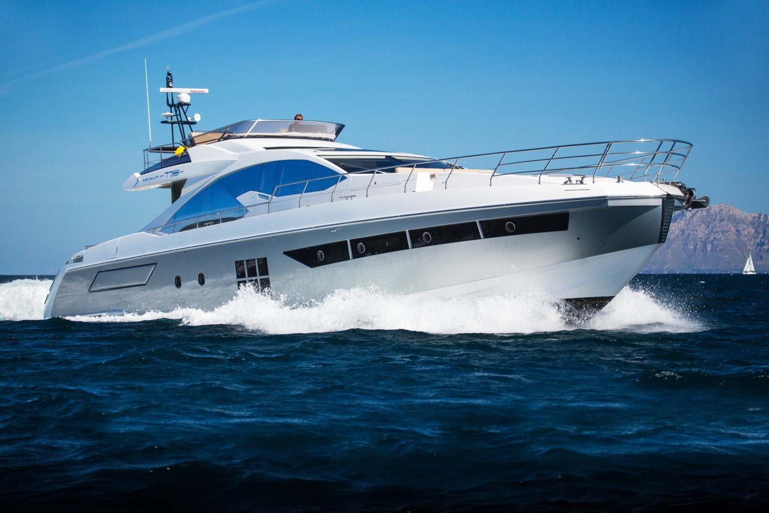 [24m-Yacht-TOFFEE-CRISP]-10256-162.jpg