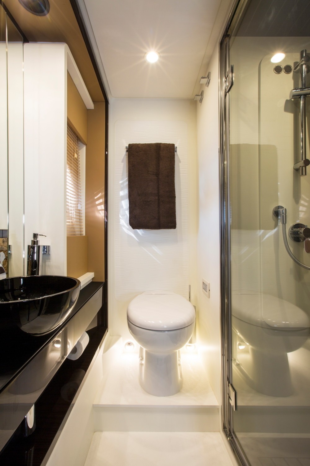 [24m-Yacht-TOFFEE-CRISP]-10256-28.jpg