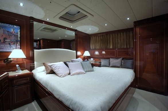 [25m-Yacht-MORFISE]-12718-8.jpg