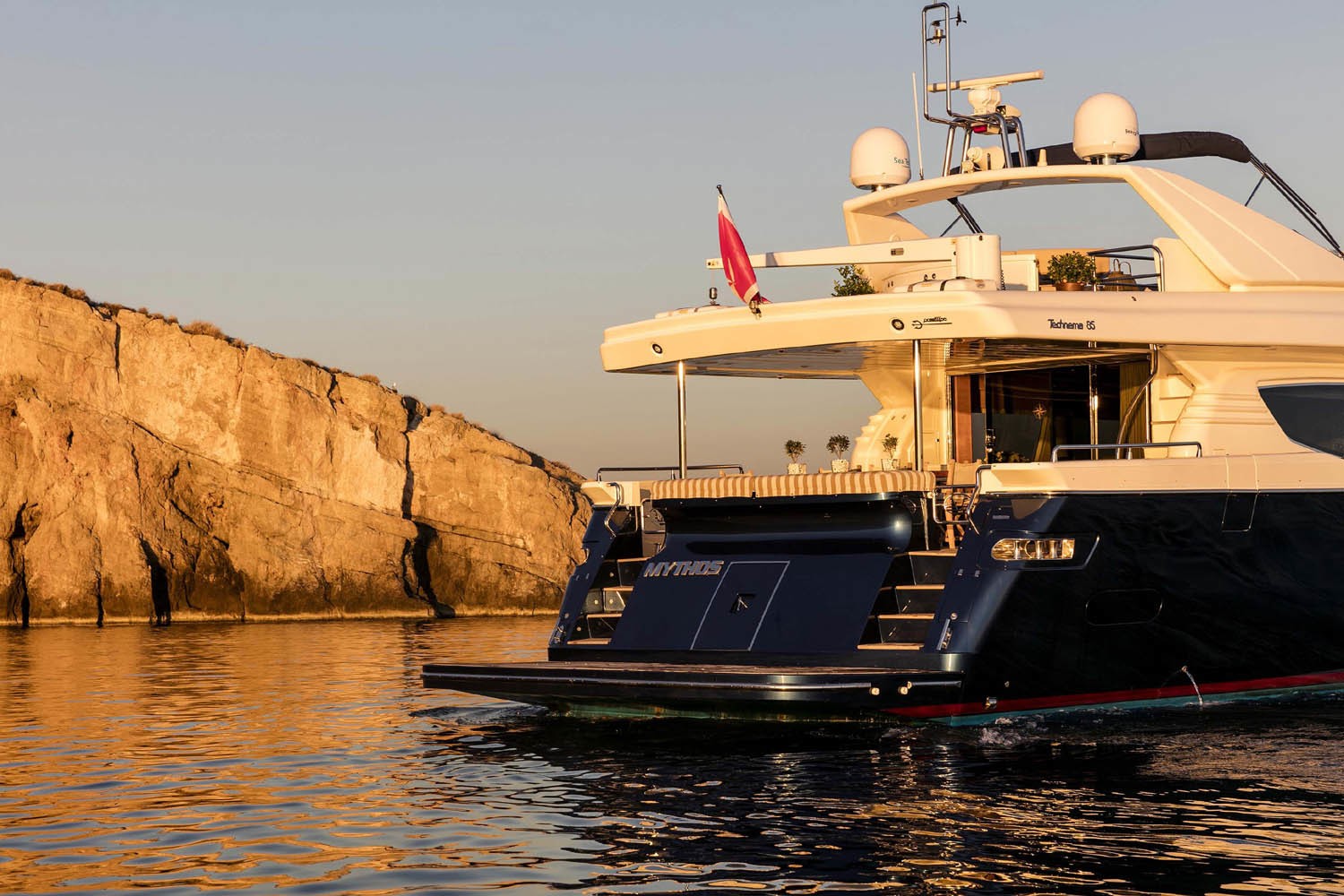 [25m-Yacht-MYTHOS]-10119-155.jpg