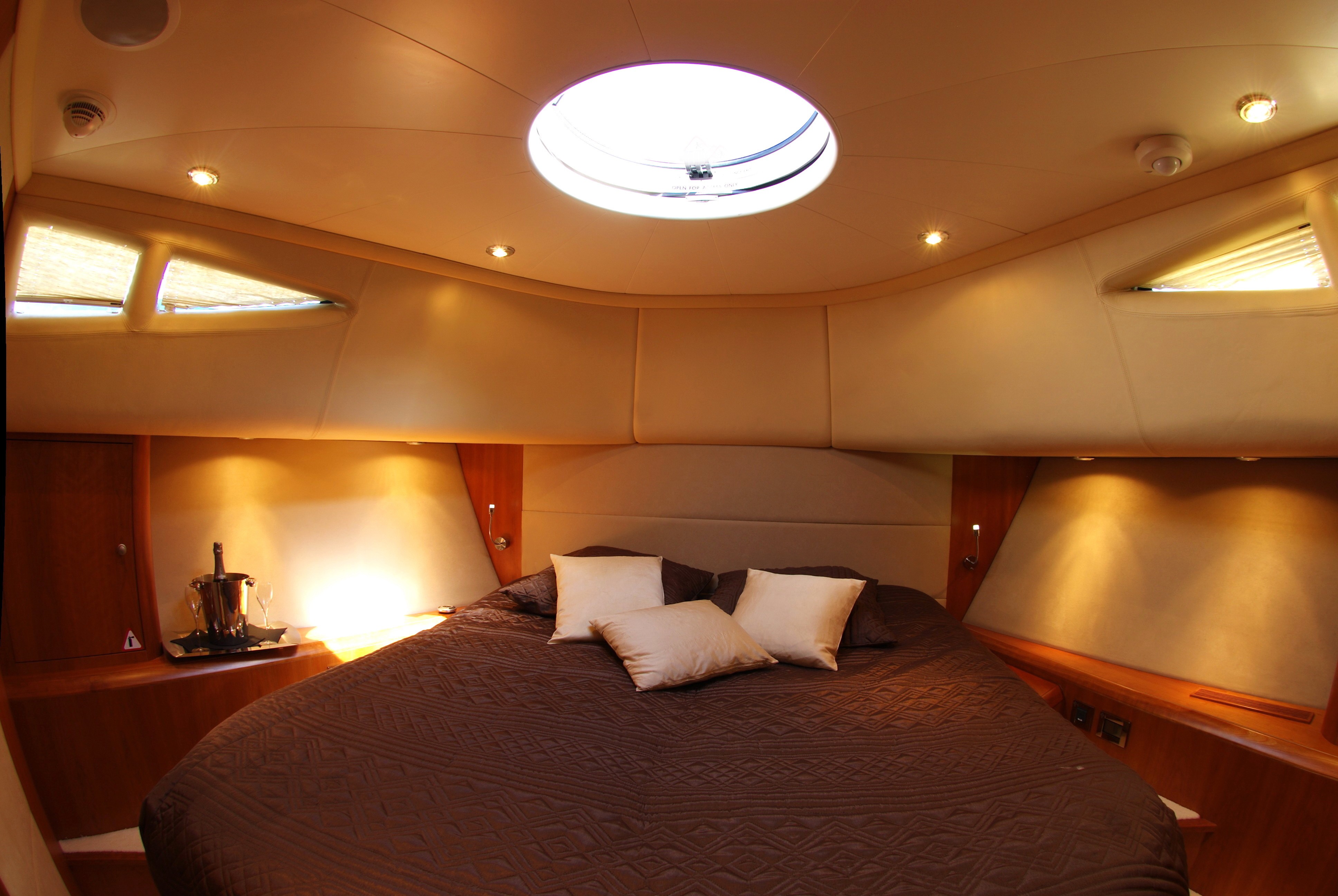 [25m-Yacht-ORACLE-II]-1309-27.jpg