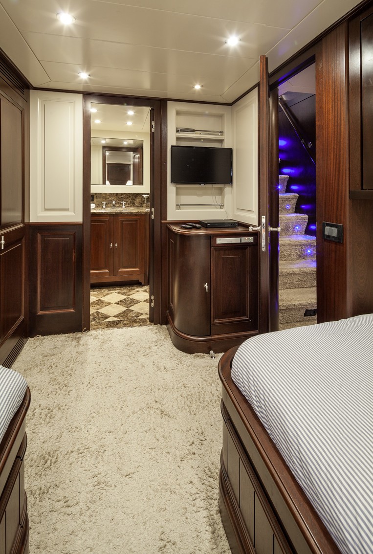 [28m-Yacht-HARMONYA]-10324-131.jpg