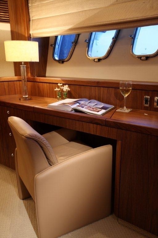 [28m-Yacht-HONEY-BEAR]-1549-169.jpg