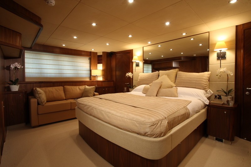 [28m-Yacht-HONEY-BEAR]-1549-18.jpg