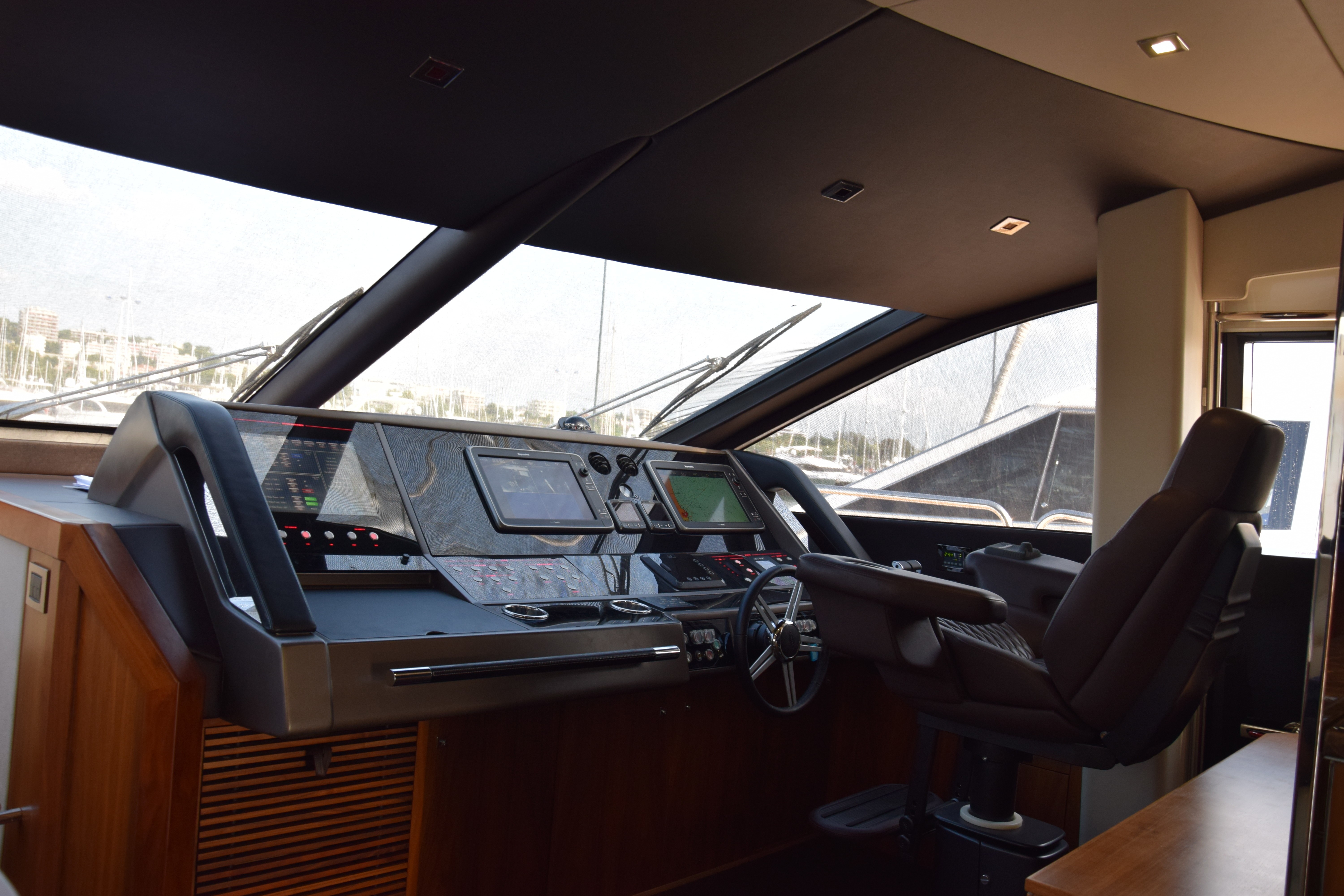 [28m-Yacht-RAY-III]-10294-177.jpg