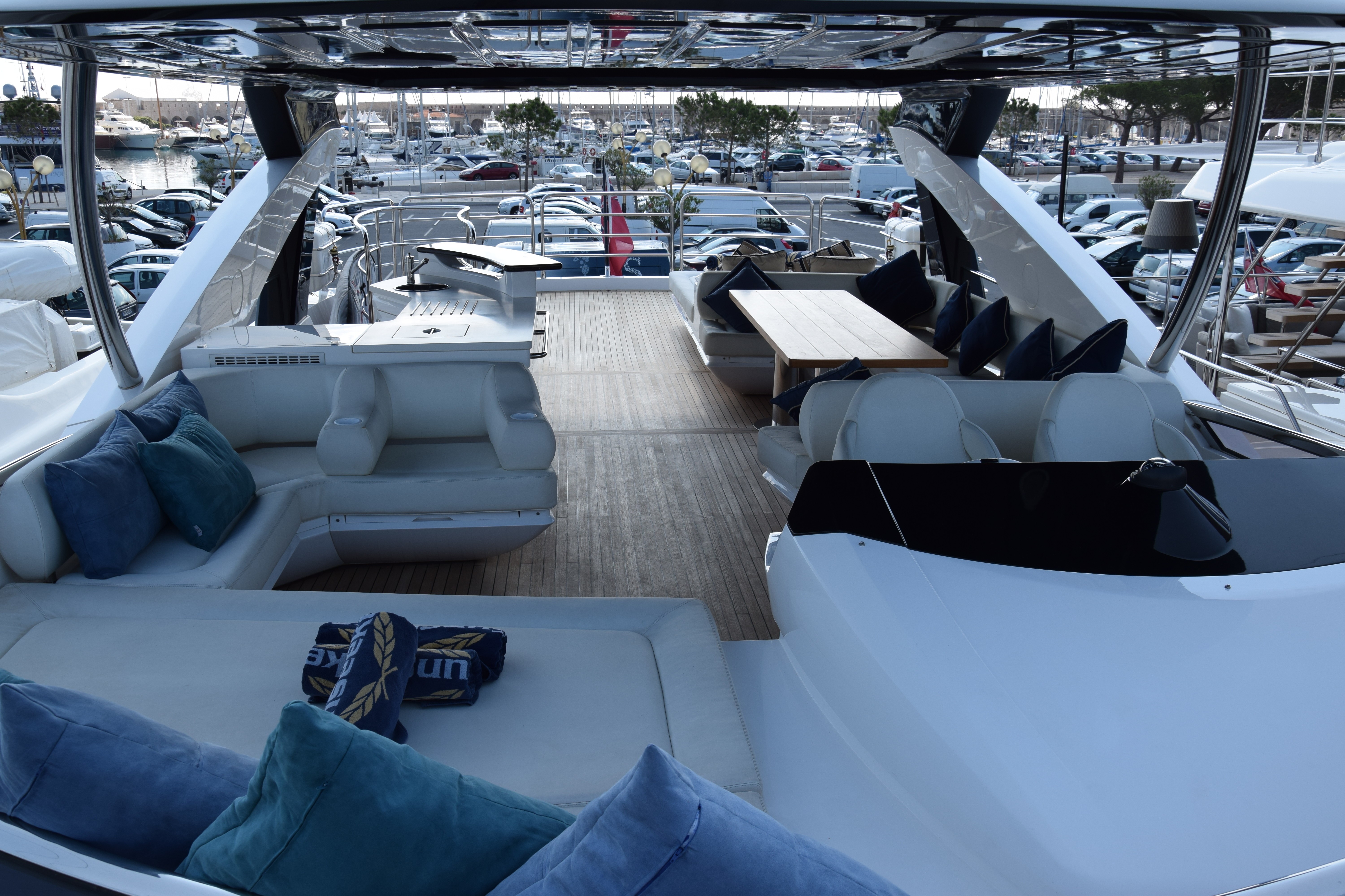 [28m-Yacht-RAY-III]-10294-26.jpg