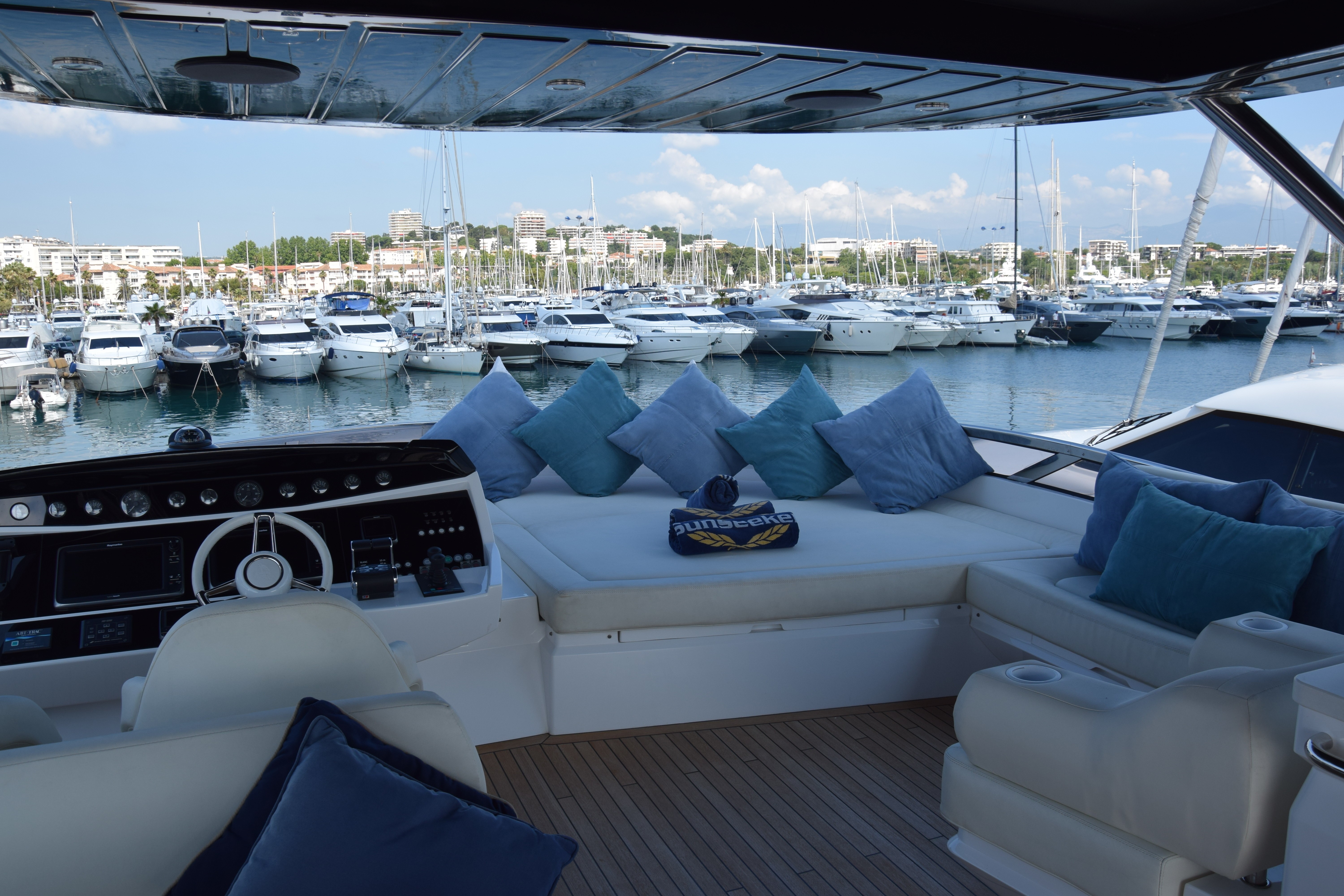 [28m-Yacht-RAY-III]-10294-82.jpg