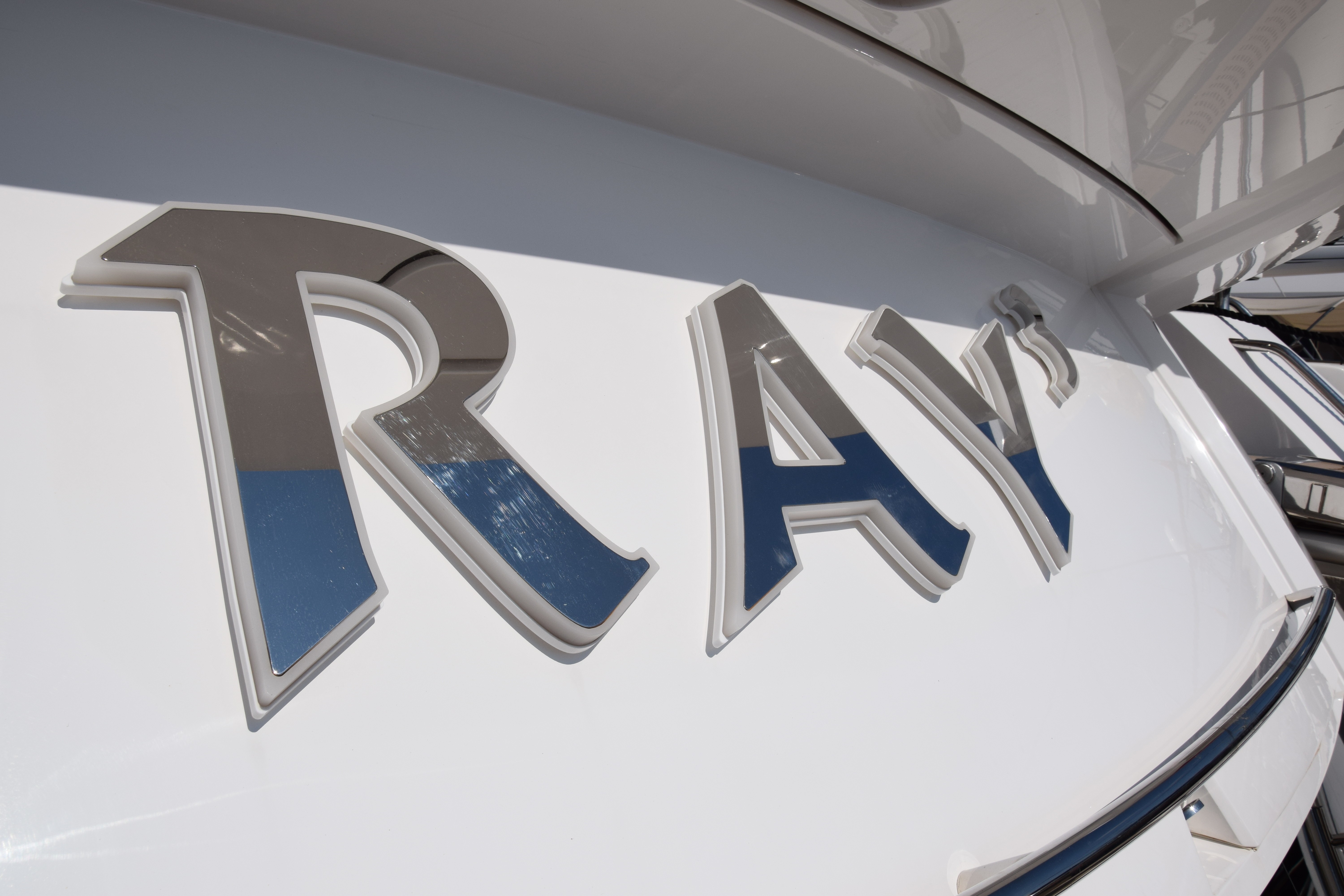 [28m-Yacht-RAY-III]-10294-94.jpg