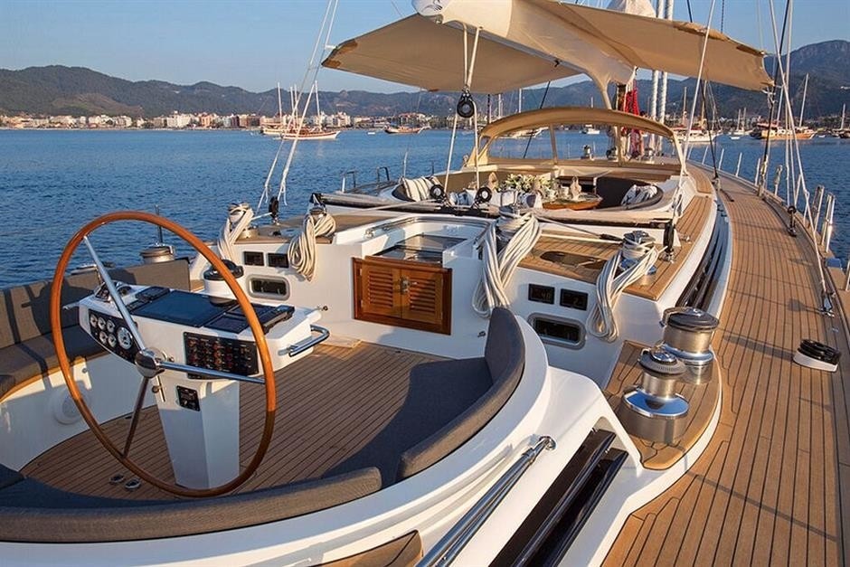 [28m-Yacht-SAVARONA]-10132-23.jpg