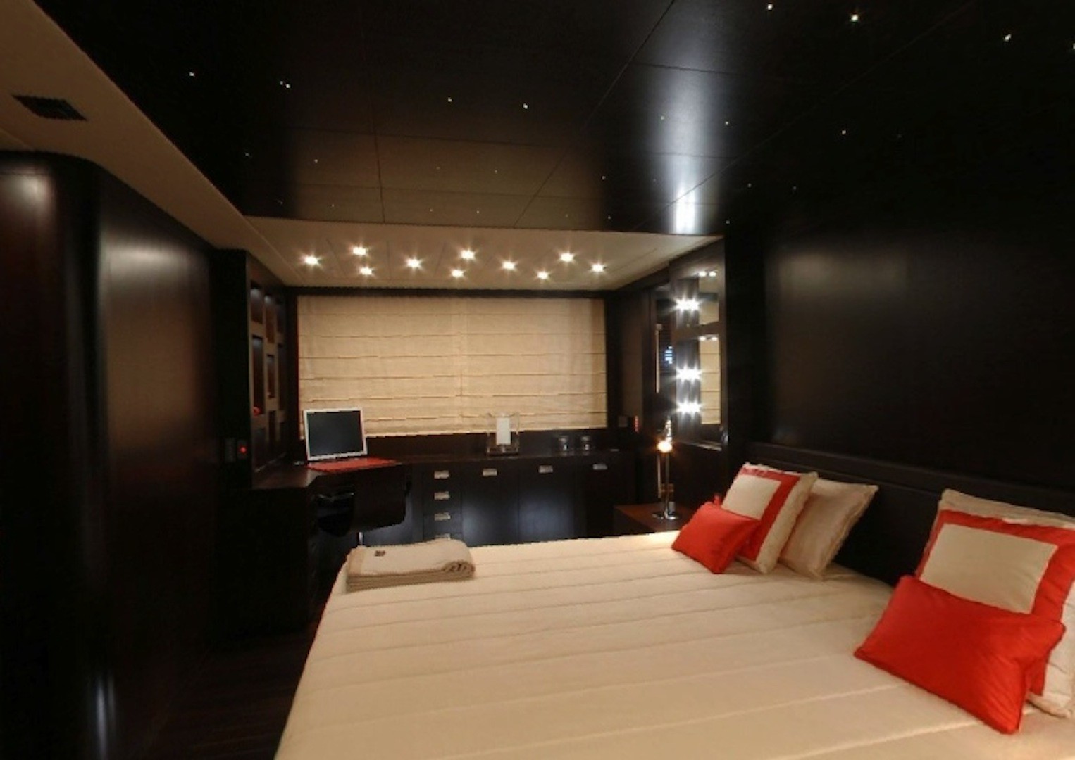 [28m-Yacht-SOLELUNA]-1583-198.jpg