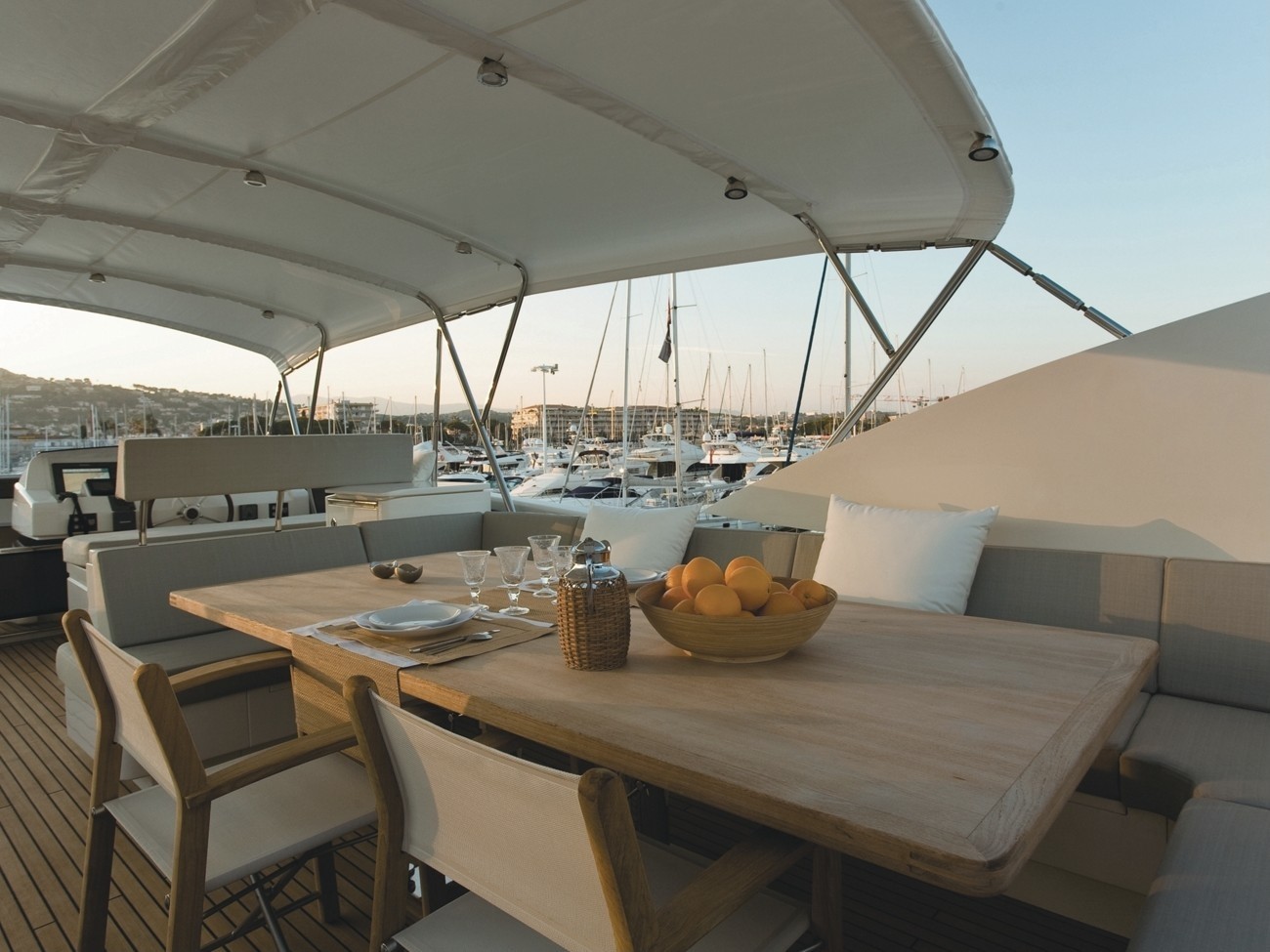 [30m-Yacht-HUMMINGBIRD]-1332-124.jpg