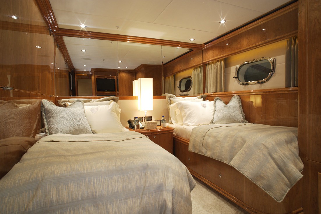 [30m-Yacht-LA-DOLCE-VITA]-1748-43.jpg