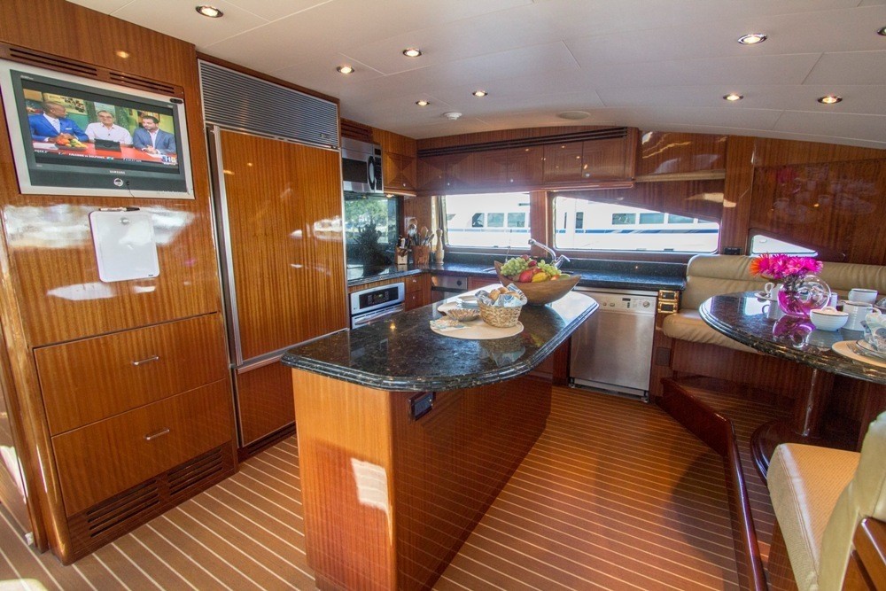 [30m-Yacht-LIMITLESS]-1130-145.jpg