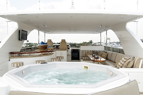 [30m-Yacht-LIMITLESS]-1130-160.jpg