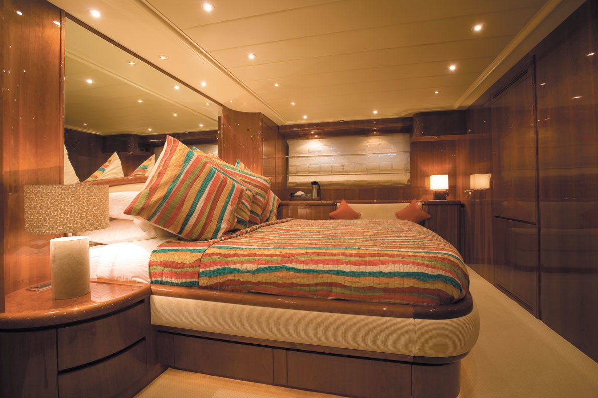 [30m-Yacht-POWDERMONKEY-OF-LONDON]-1326-102.jpg