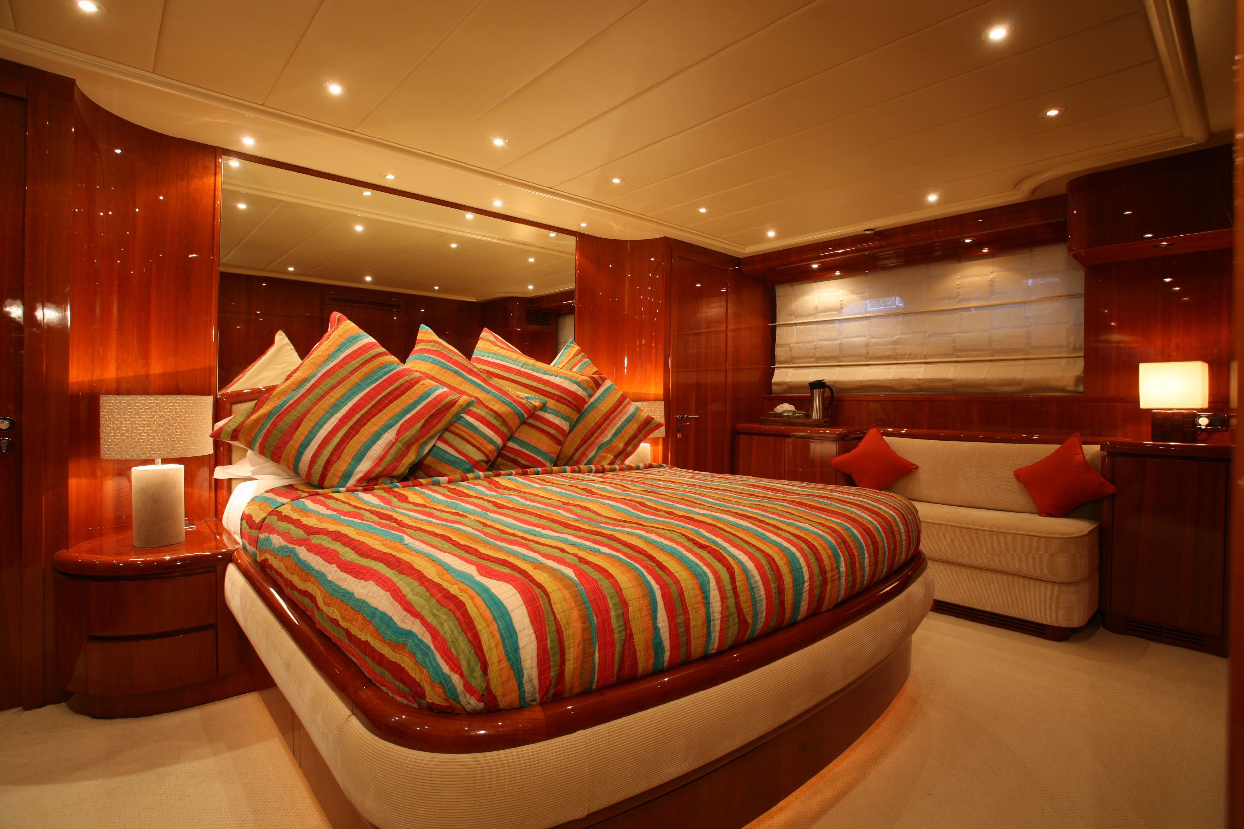 [30m-Yacht-POWDERMONKEY-OF-LONDON]-1326-103.jpg