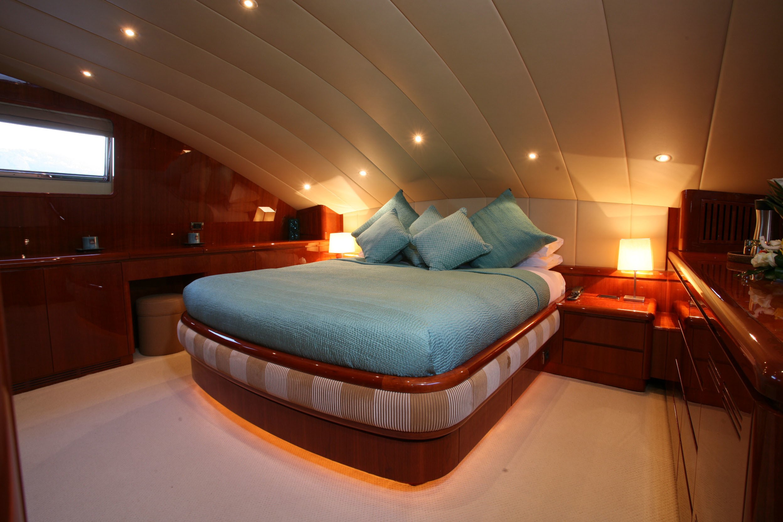 [30m-Yacht-POWDERMONKEY-OF-LONDON]-1326-22.jpg