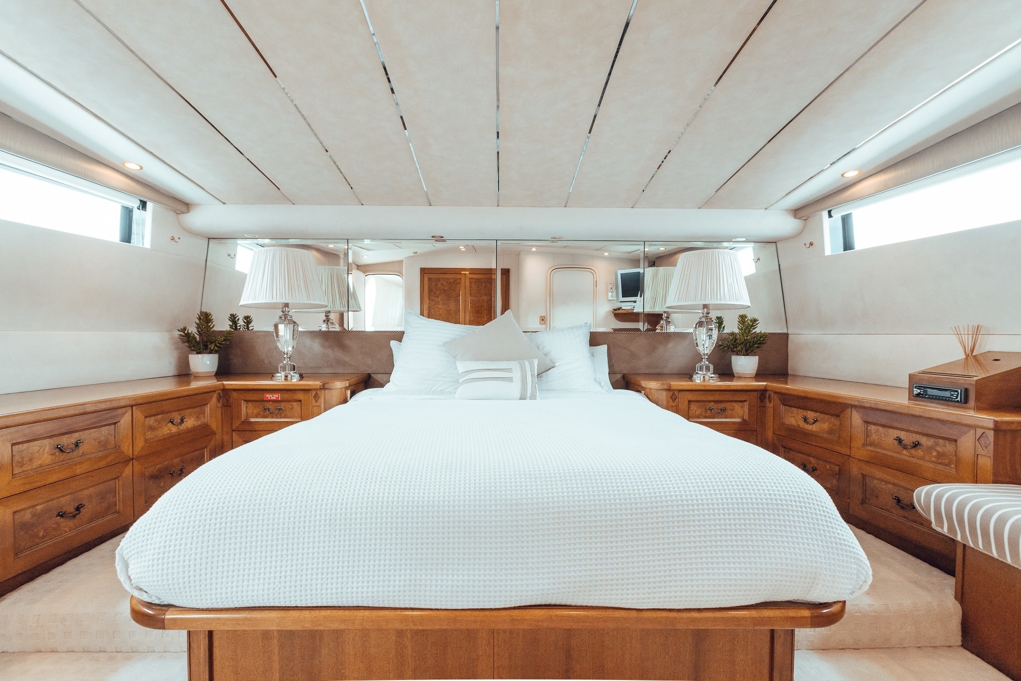 [31m-Yacht-OSCAR-II]-1566-28.jpg